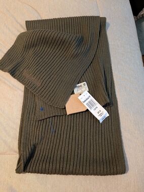 Timberland Men's Olive Rib Knit Beanie & Scarf Set